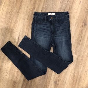 Hollister CA Stretchy Dark Blue Skinny Jeans 00